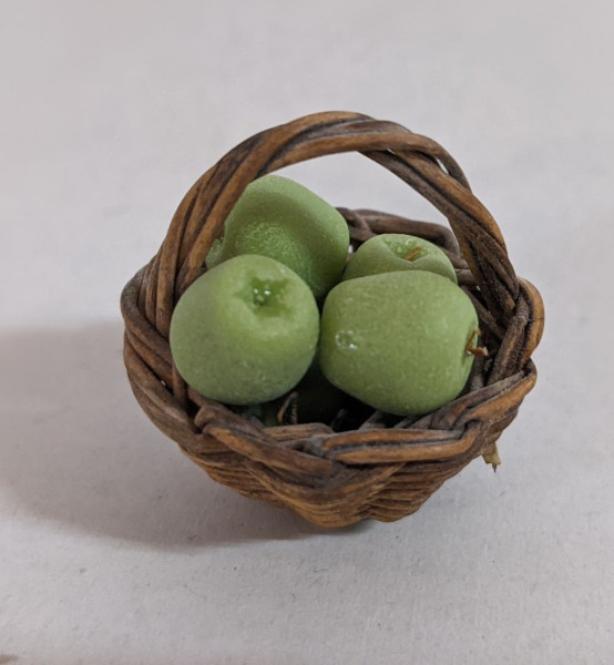 Obstkorb mit 5 grünen Äpfeln Miniatur Krippenzubehör