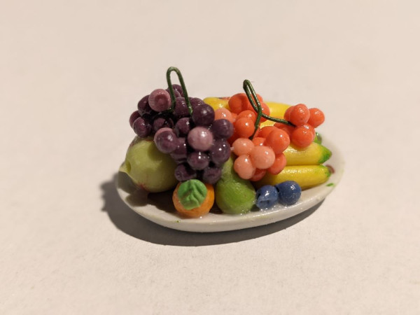Obstplatte mit gemischten Früchten