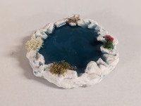 Kleiner Weiher, Gewässer Fertigmodell Krippenbau Krippenzubehör Modellbau Kleiner Weiher, Gewässer Fertigmodell Krippenbau Krippenzubehör Modellbau