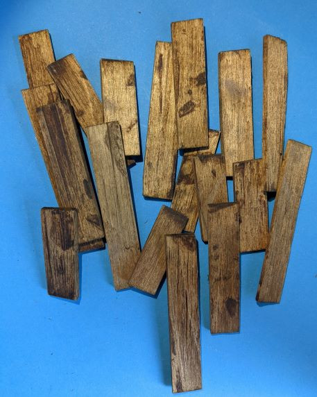 Holzbretter 2-fach coloriert 9-11 cm für den Krippenbau, 18 STK
